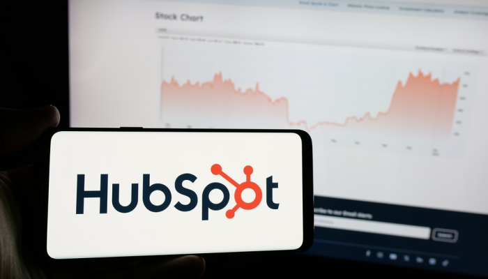 Pantalla de Hubspot con gráfica de caída