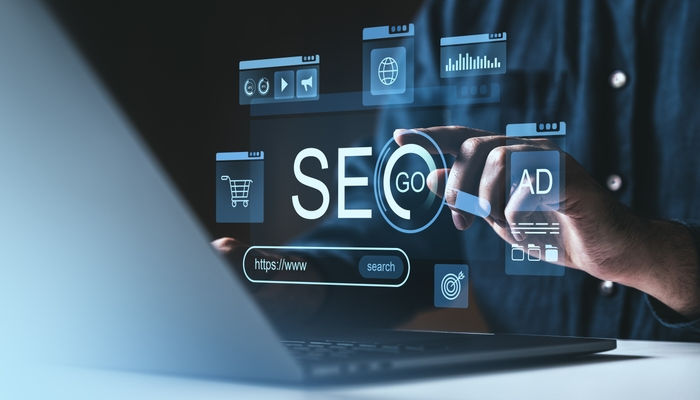 Persona usa herramientas de SEO en Google
